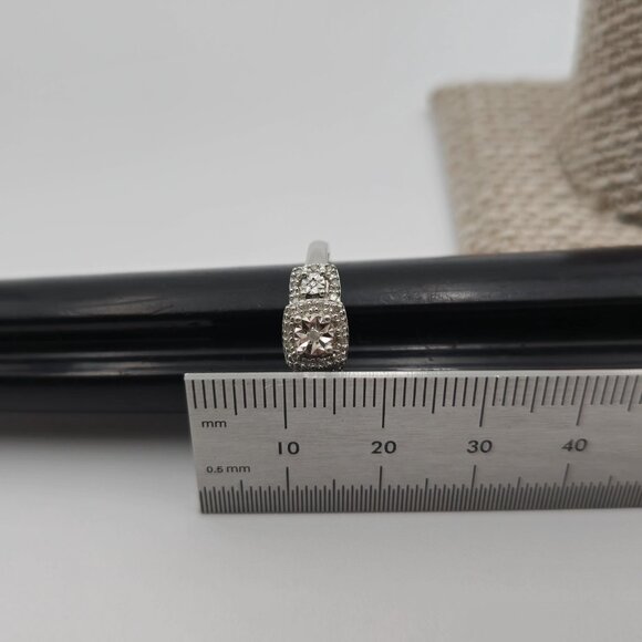 Size 7 Sterling Silver Small Diamonds Ring A1865 - Picture 8 of 9